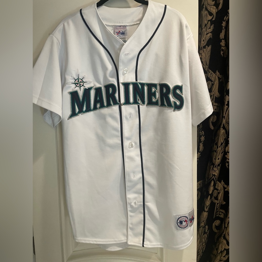 Authentic Ichiro Suzuki Mariners Jersey Size Large (USED, LIKE NEW) - Picture 2 of 9